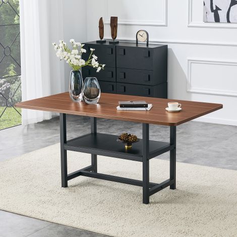 Rechteckiger Esstisch im Industriedesign in Nussbaumfarbe, 160×90×76 cm, für 4–6 Personen, mit multifunktionalem Ablageregal und schwarzen Metallbeinen. Geeignet für Wohnzimmer, Küche und Essbereich.