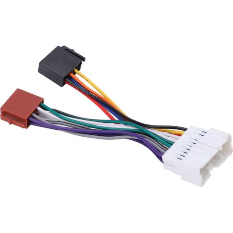 Remplacement de l'adaptateur de faisceau de câbles ISO dans un système audio de voiture pour une Nissan 370Z Coupé Roadster (1/5)