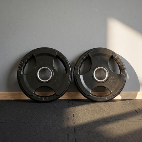 Disques de poids en fonte, plaques de poids 2 x 5 kg, à 3 poignées avec trous de Ø 50 mm, couverture en caoutchouc, noir (1/5)