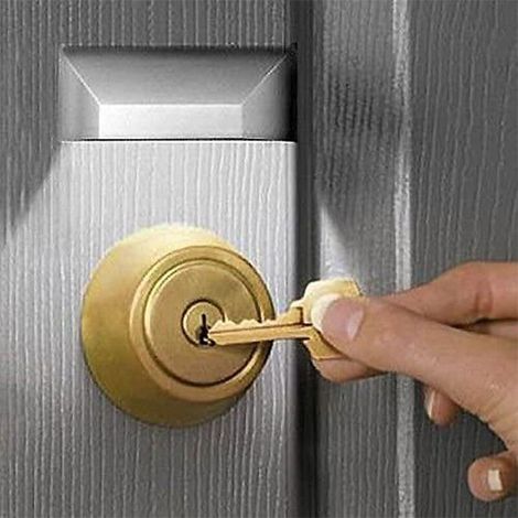 Türbeleuchtung mit Schlüsselloch, automatischem Infrarot-Bewegungsmelder, 4 LEDs, überall anbringbar, batteriebetrieben – Silber