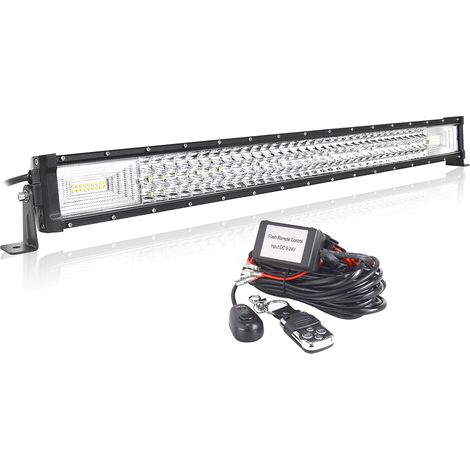 AUXTINGS 82 cm Barre Lumineuse Droite 405W Feux Antibrouillard LED avec 12V télécommande stroboscopique Kit de câblage 6000K 3 Rangées Etanche LED Projecteur pour Voiture Camion Tracteur 4X4,IP67