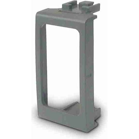Adattatore BTICINO serie LIGHT TECH di colore grigio argento non metallizzato