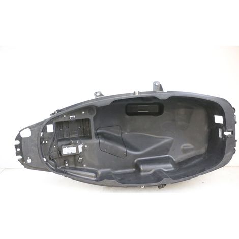 [PRODUIT D'OCCASION] COFFRE SELLE PIAGGIO MP3 HPE 350 2018 - 2020 (1/5)