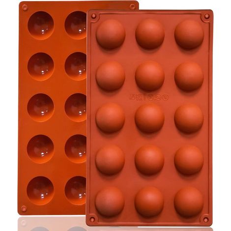 Piccoli stampini semicircolari in silicone con 15 cavità, rivestimento antiaderente, confezione da 2. Ideali per gelatine, cioccolato e torte. (1/5)