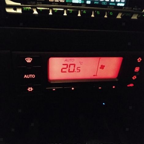 Réparation d'écran LCD de climatisation pour Seat Toledo 2000-2020 (1/4)