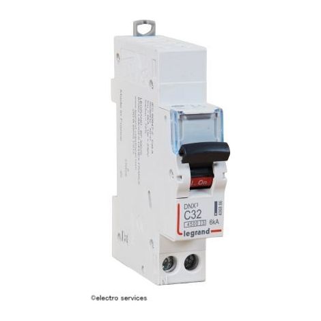 Disjoncteur DNX³4500 6kA - auto - vis - U+N 230V 32A courbe C - 1 module Legrand (1/5)