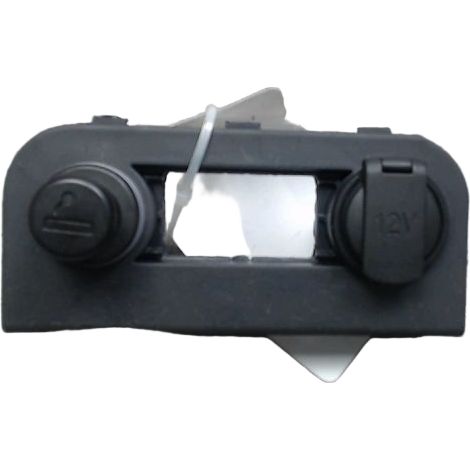 [PRODUIT D'OCCASION] Prise 12v Av KIA Rio ♻️ Ref Oe. 847621w051 - Garantie à vie (1/3)
