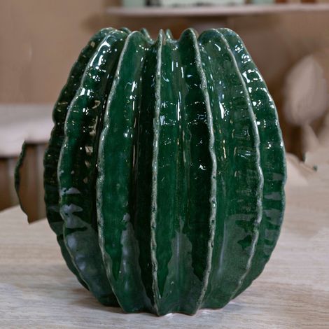 Vase KohYao Dmora, en céramique verte