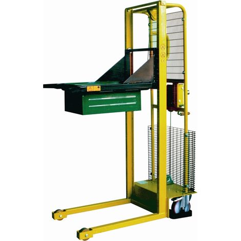 Sollevatore ad arganello con aggancio automatico cassette