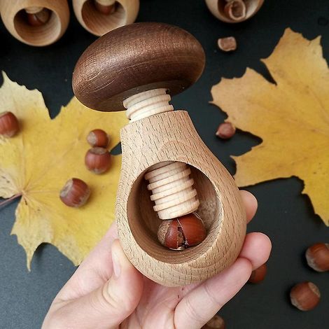 Pilzförmiger Nussknacker mit Schraubverschluss, praktisch und attraktiv. Nussknacker aus Holz zum einfachen Öffnen von Walnüssen, Haselnüssen und Mandeln. (1/4)