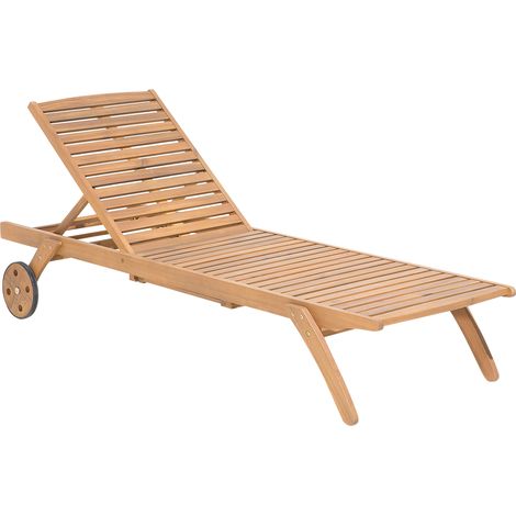 Tumbona de jardín de madera de acacia reclinable sobre ruedas con mesa Cesana