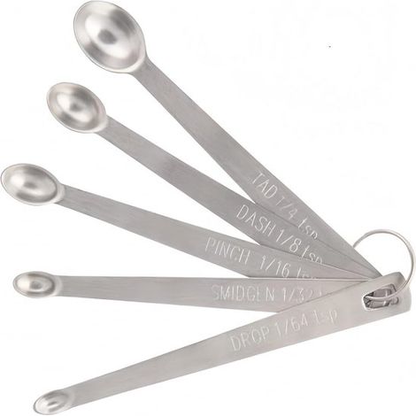 Un juego de 5 mini cucharas medidoras de acero inoxidable