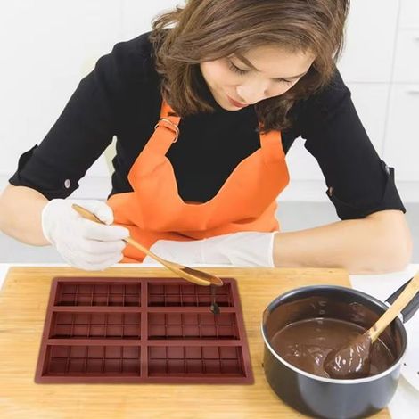 Disponible en deux couleurs : marron. Matière : silicone, grand moule à chocolat à 6 cavités, ustensile de cuisson résistant aux hautes températures.