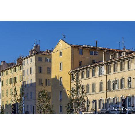 Tableau sur toile maisons Marseille 45x65 cm - Impression sur Toile Murale Décorative - Image imprimée en HD sur Toile - Toile sur Châssis en Bois FSC - Fabriqué en France