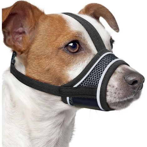 Questa museruola regolabile, realizzata in nylon riflettente, è morbida e confortevole e dotata di un sistema di regolazione. È adatta a cani di piccola taglia. (1/5)