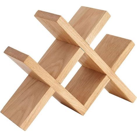 Weinregal aus Holz auf der Theke (1/5)
