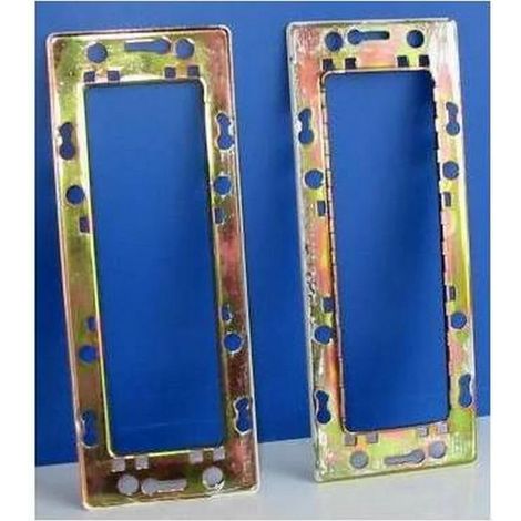 Legrand 077211 - Supporto in metallo con viti per 6 Moduli