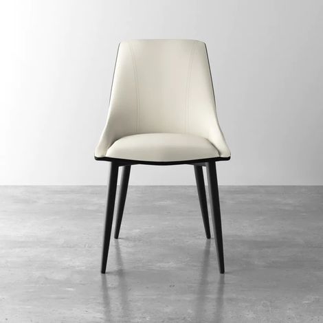 Lot de 2 chaises en simili cuir beige et noir dossier enveloppant et pieds en acier noir Clelia (1/4)