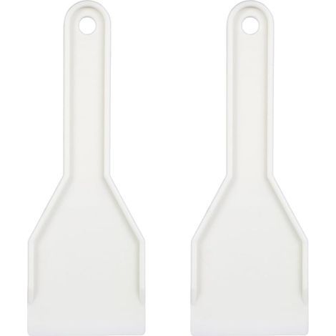 Un ensemble de deux grattoirs à glace en plastique rigide pour un dégivrage facile et propre du congélateur.