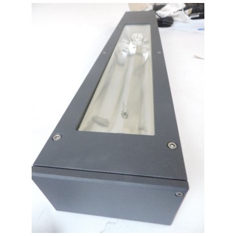 Tête de lampadaire architectural graphite 1100x155x95mm lampe fluo 2G11 80W (non incl) ballast elec 230V IP65 BEGA 8877