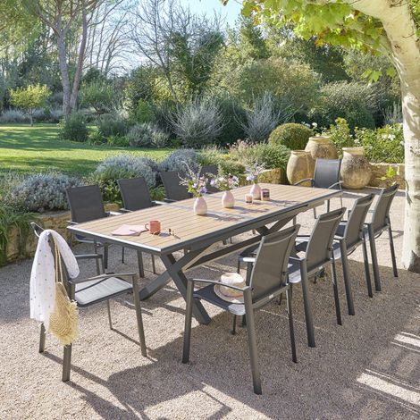 Hesperide – Table de jardin extensible 10 places en aluminium effet bois honey et graphite – Pieds ajustables pour stabilité – Rallonge automatique (1/5)