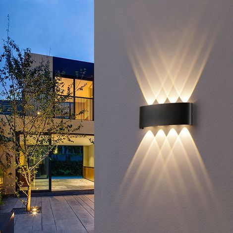 Moderne LED-Wandleuchte mit Beleuchtung von oben und unten, ideal für Schlafzimmer, Wohnzimmer und Nachttische.