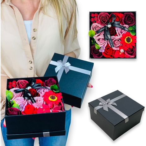 Caja de flores con flores de jabón rojo en una caja cuadrada (1/5)