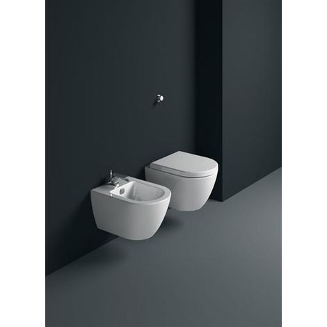 Sanitari Pura sospesi senza brida con sedile sottile softclose di (1/3)