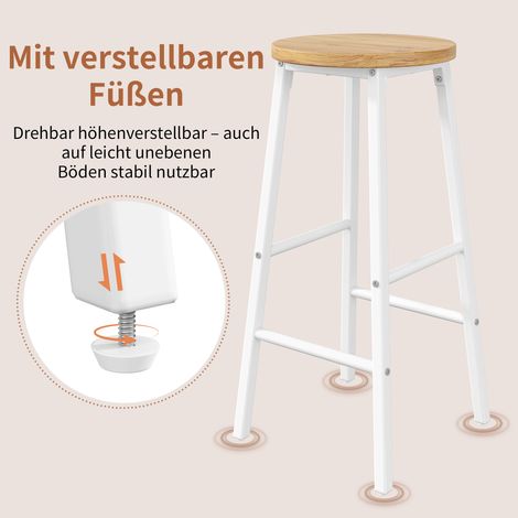 Lot de 2 Tabourets de Bar avec Assise Aspect Bois, 63cm, Charge Maximale 150kg chacun, Double Repose-pieds et Pieds Réglables, Cadre Métallique Blanc (1/5)