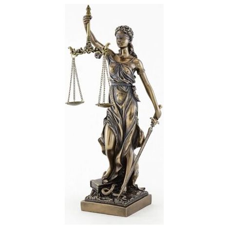 Une sculpture de la déesse Thémis et une balance de la justice et de l'équité dans le système juridique (1/5)