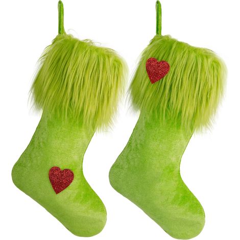 Lot de 2 chaussettes de Noël en velours vert de 46 cm, à bords duveteux et ornées de cœurs rouges - Idéales pour décorer les cheminées, les murs et Noël. (1/5)
