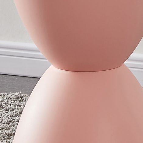 Tabouret rond en plastique rose, épais, à coins arrondis et robuste. Petit tabouret moderne pour la maison. (1/4)