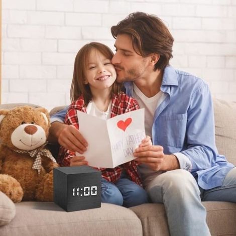 Réveil En Bois - Affichage LED Numérique - Activation Vocale Et Fonction Snooze - Pour Table De Chevet Ou Bureau - 1 Pièce (1/4)