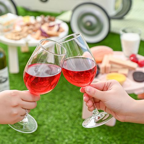Table à vin pliable, portable et robuste, facile à nettoyer, avec plateau pour les collations, idéale pour la randonnée, le parc et la plage (blanche). (1/5)