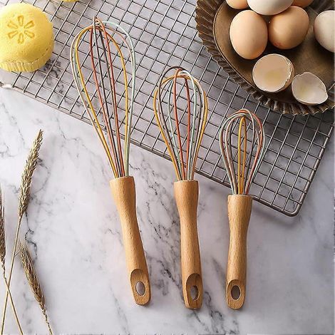 Ensemble de 3 fouets en silicone avec manche en bois de hêtre pour mélanger, battre, faire mousser et mélanger - Multicolore. (1/5)