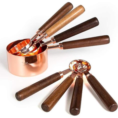 Set aus 8 hochwertigen Messbechern und -löffeln aus Edelstahl, roségoldene Ausführung.