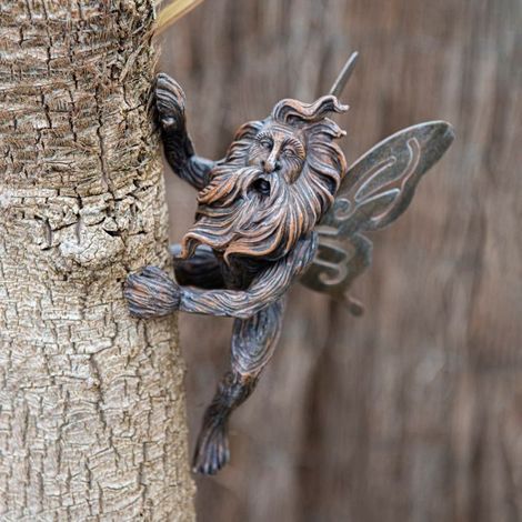 Fairy Tree Hugger Garden Ornament Novelty Halloween Sculpture (1/5)