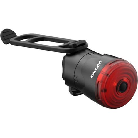 Éclairage vélo intelligent rechargeable par USB, facile à recharger, compatible avec tous les types de vélos de route. Visibilité optimale. (1/5)