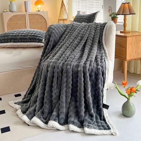 Couverture Polaire Douce - Double Face Velours - Légère et Thermique - Pour Canapé Lit Voyage Camping Dortoir - 150 x 200 cm - Gris (1/5)