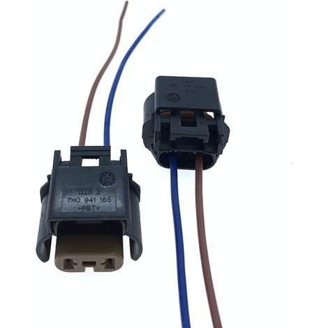 7H0 941 165 is a plug for fog light bulbs in older Honda/Volkswagen Bora and Sagitar models. (1/4)