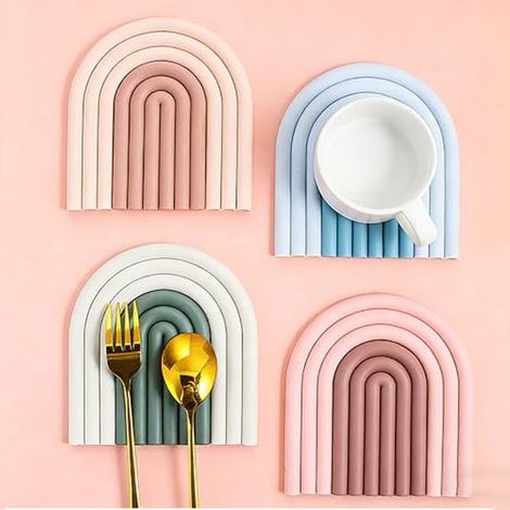 Set di 4 sottobicchieri/tovagliette in silicone resistenti al calore con motivo arcobaleno (1/5)
