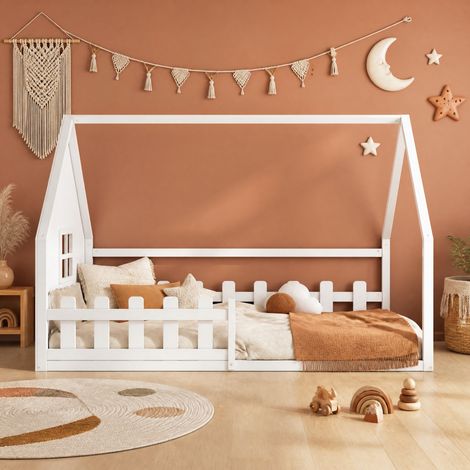 Cadre de lit 140x200 cm blanc – maison avec barrières, structure en bois, sans matelas (1/5)
