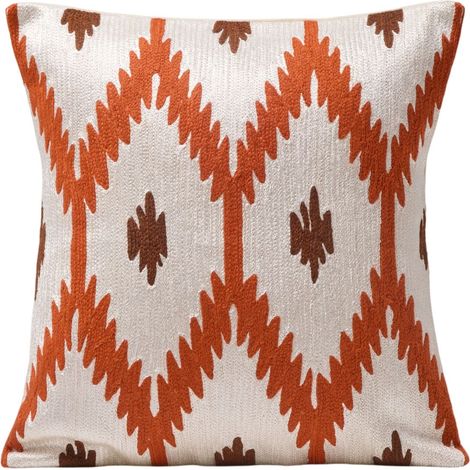 Housse de coussin en Motif ikat en point de chainette JOKO (1/4)