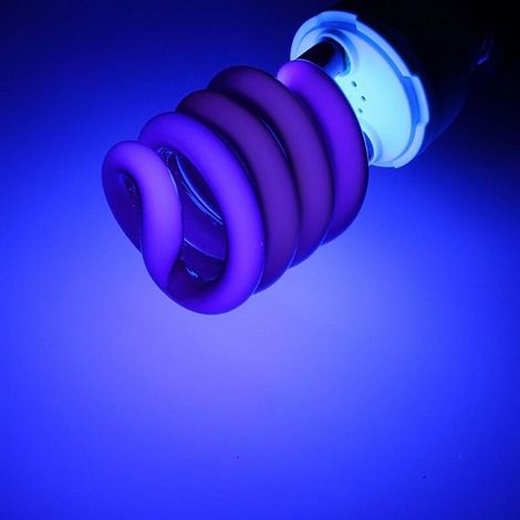 Ampoule UV 15W E27, 220V Lampe Lumière Noire LED, Éclairage Décoratif Pour Noël, tuer la lampe anti-insectes,Lampe de Ultraviolet Violette (1/4)