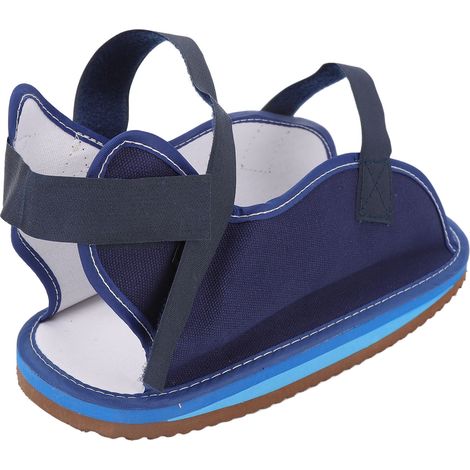Chaussure médicale post-traumatique en mousse aérée pour fracture du pied, confortable et sécurisée. (1/5)