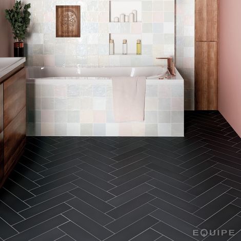 Carrelage Stromboli 36.8x9.2cm Noir - Mat - boîte de 0.65 m2 36.8x9.2 cm Noir - Mat - boîte de 0.65 m2 (1/2)