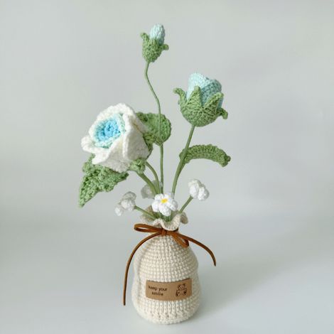 Décoration florale artisanale en forme de rose au crochet avec vase, fleur artificielle tricotée, pour la maison-AquaForge (1/5)