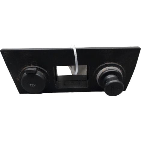 [PRODUIT D'OCCASION] Prise 12v Av KIA Cee-d ♻️ Ref Oe. 846171h569 - Garantie à vie (1/3)