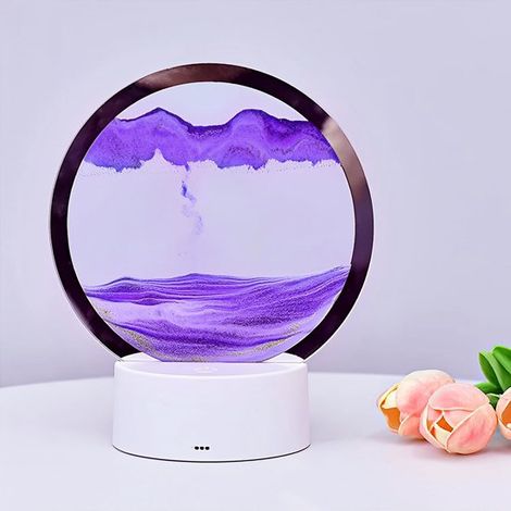Luce notturna con effetto sabbia mobile, ideale da posizionare accanto al letto o sulla scrivania nella cameretta dei bambini. Lampada 3D con sabbia in movimento e decorazioni in vetro colorato. (1/5)