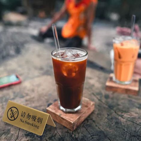 Menütafel aus vergoldetem Edelstahl mit zweisprachigem Schild (Chinesisch und Englisch) „Rauchen verboten“ (1/5)